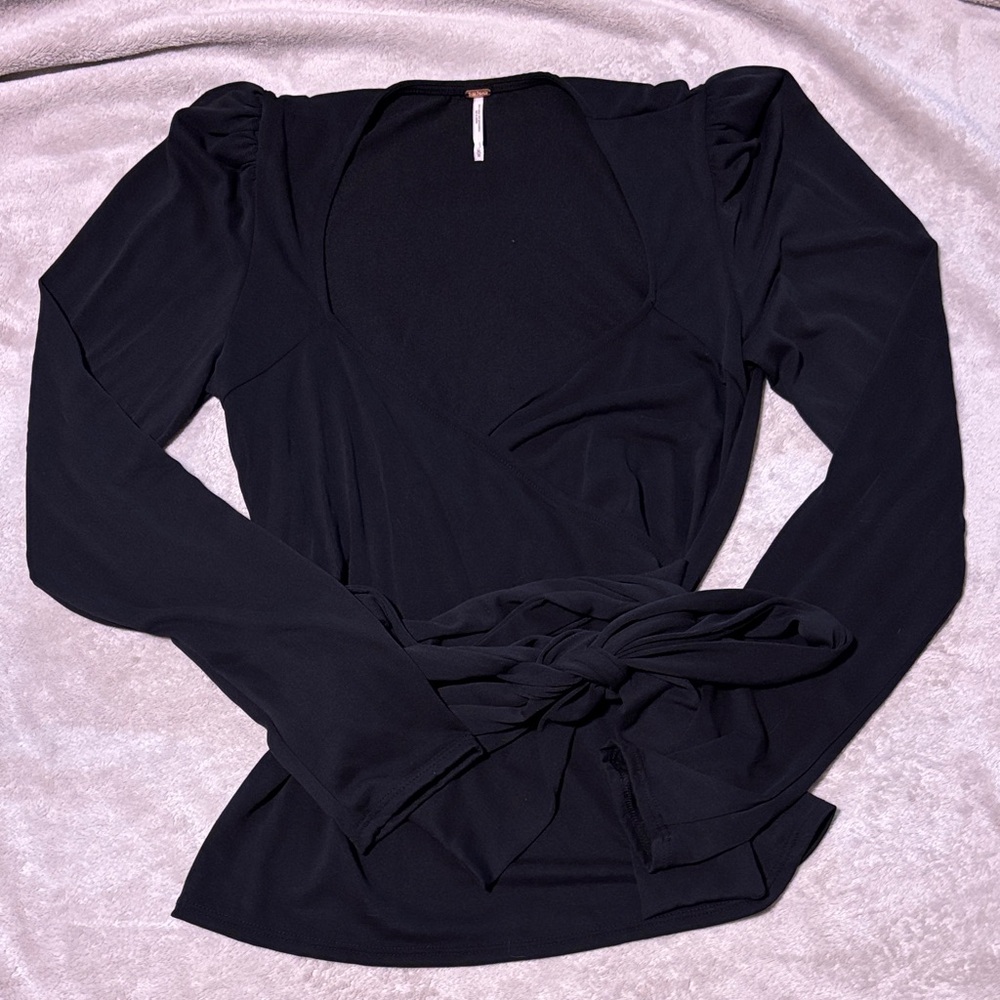 Free People… Black Faux Wrap Puff Sleeve Top W Long Sash… NWOT… Sz Medium - Picture 1 of 6